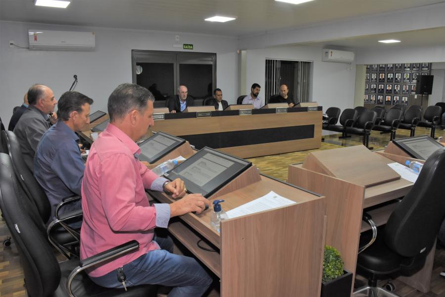 Vereadores realizam 24ª sessão ordinária do ano